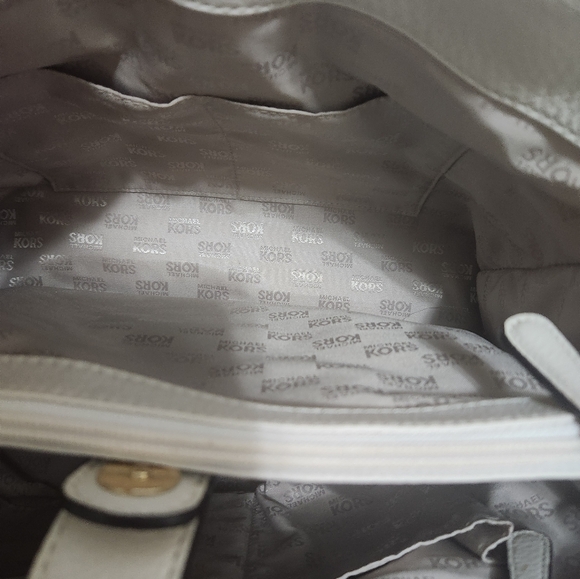 Authentic Michael Kors Hamilton Vanilla Tote/ Handbag - Picture 5 of 6